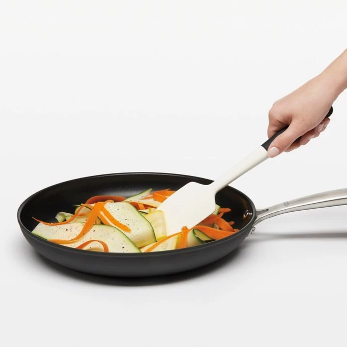 Cook With OXO OXO Good Grips Medium White Silicone Spatula 2 Cook With OXO OXO Good Grips Medium White Silicone Spatula