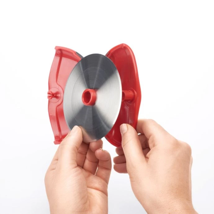 OXO Good Grips Clean Cut Stainless Steel Pizza Cutter 4 OXO Good Grips Clean Cut Stainless Steel Pizza Cutter