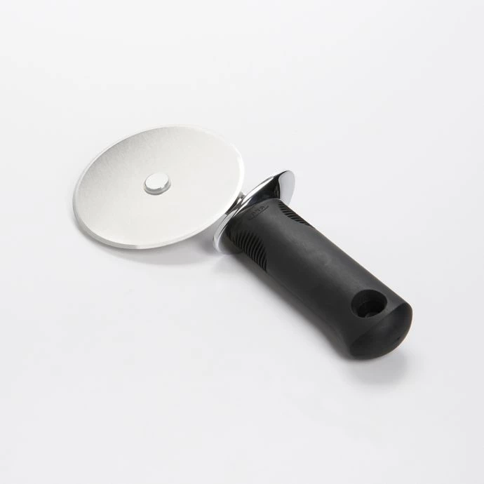 OXO Good Grips 4-Inch Pizza Cutter 3 OXO Good Grips 4-Inch Pizza Cutter