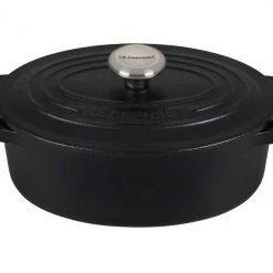 Le Creuset Signature 15.5 Quart Oval Enameled Cast Iron Dutch Oven