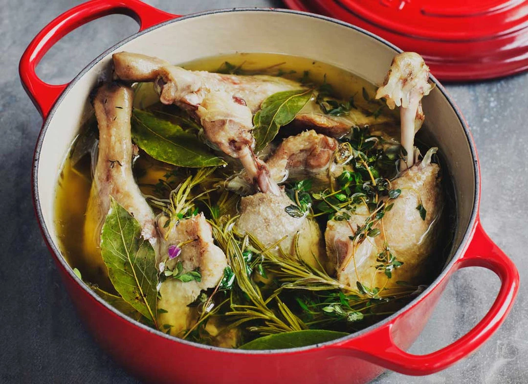 Le Creuset Dutch Ovens Le Creuset Signature 7.25 Quart Round Enameled Cast Iron Dutch Oven 8 Le Creuset Dutch Ovens Le Creuset Signature 7.25 Quart Round Enameled Cast Iron Dutch Oven