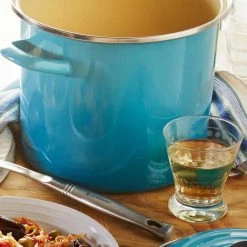 Le Creuset 8 Quart Stockpot Le Creuset Stockpots & Tea Kettles